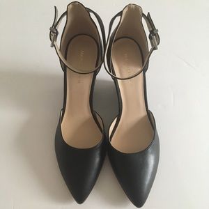 Marc Fisher Black leather wedges
